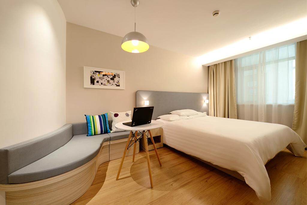 Hanting Hotel Shanghai Lujiazui Dongfang Road Exterior photo