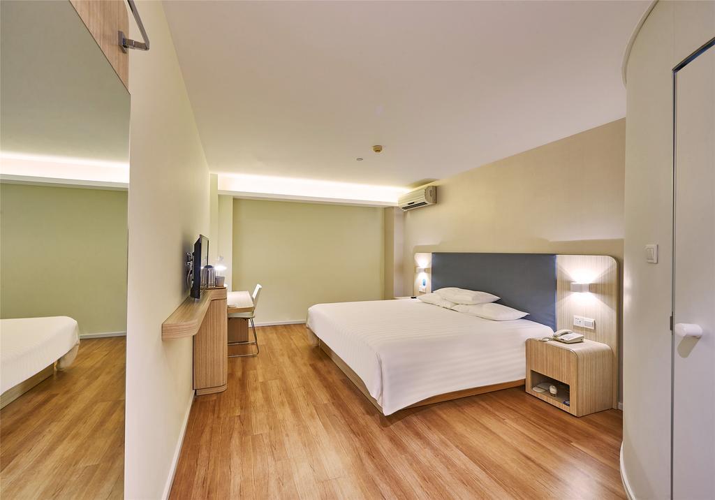 Hanting Hotel Shanghai Lujiazui Dongfang Road Exterior photo